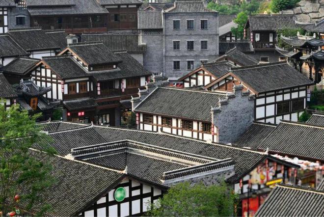 交子公园金融商务区河东片区总部产业园（一期）A塔喜封金顶
